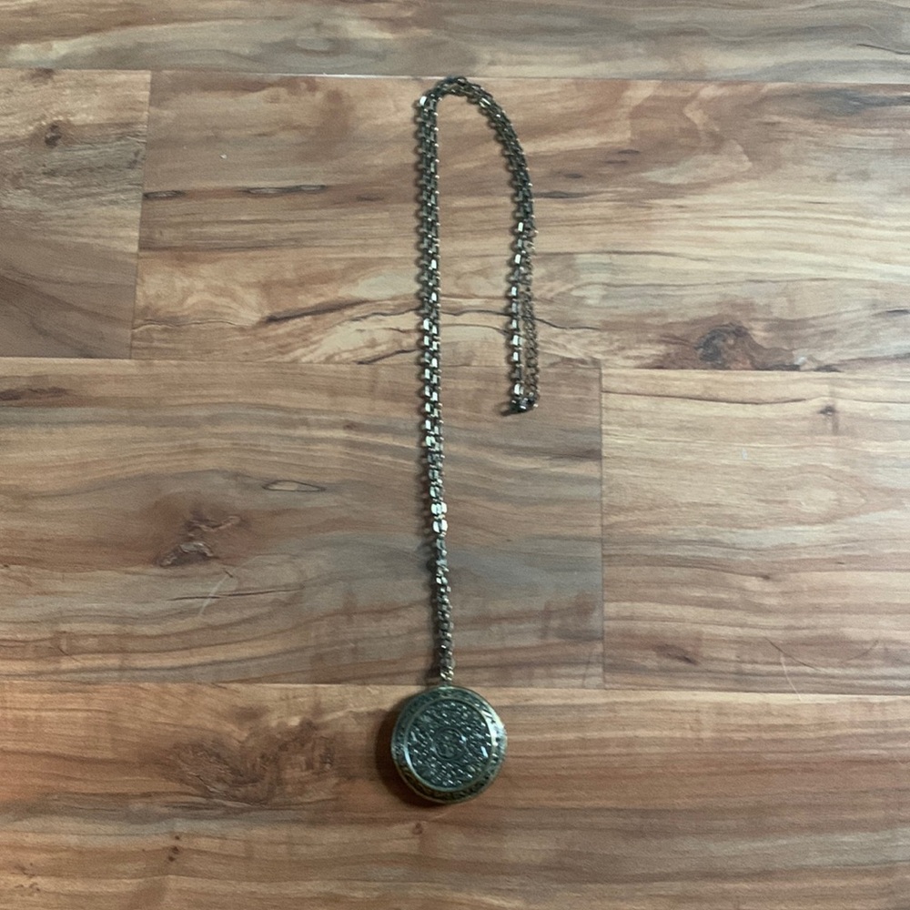 Necklace Locket - Picture 3 of 4